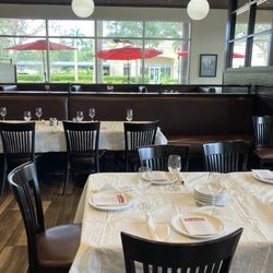 Toojay's - Inside