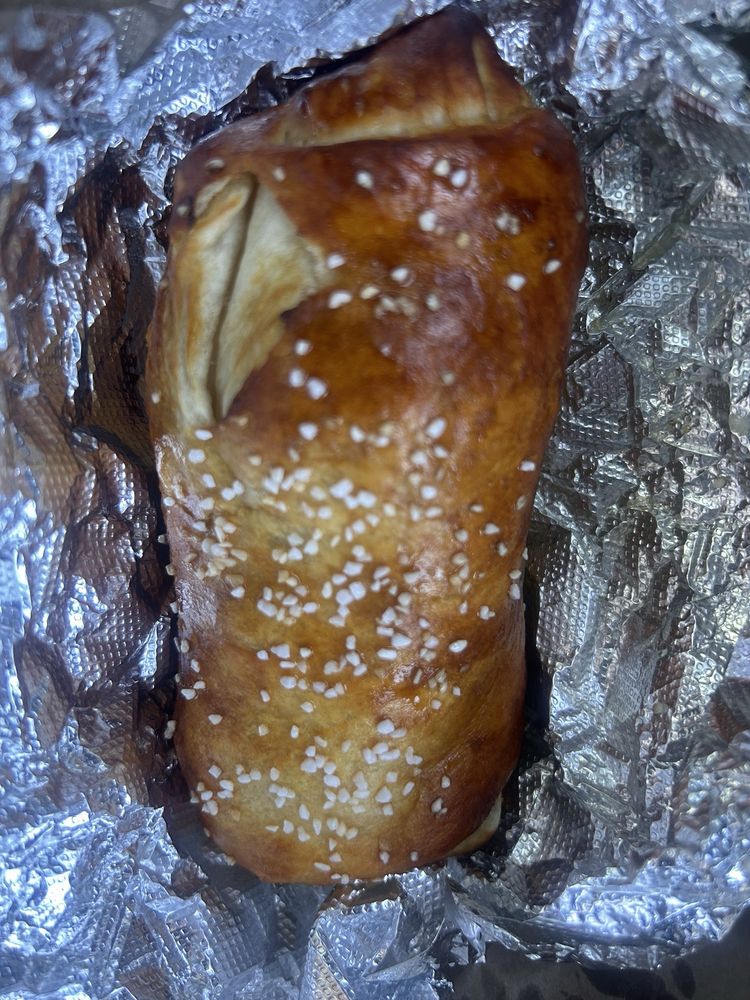 Stoltzfus Homemade Pretzel Log Logo