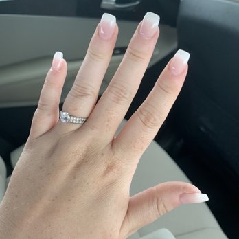 Luxe Nails - Dip Powder Ombré - Nail Salons Near Me - Knoxville, Tennessee