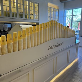 La La Land - Inside - Coffee & Tea Near Me - Calabasas, California