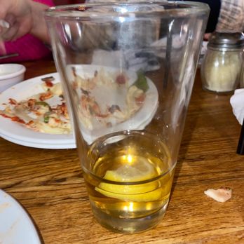 Giordano's - Empty glass for over 45 minutes - Pizza Near Me - Chicago, Illinois