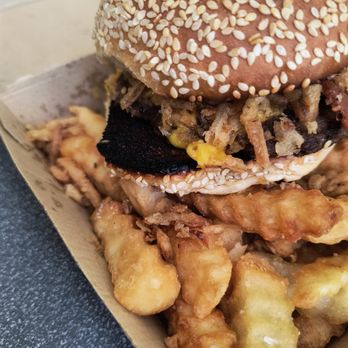 In Good Company - Burned bun. - Burgers Near Me - Dallas, Texas
