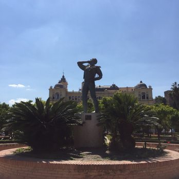 Jardines de Pedro Luis Alonso - Botanical Gardens Near Me - Málaga, Massachusetts