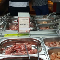 Asien Palast - Kangaroo meat AND crocodile. Ha. Told you.