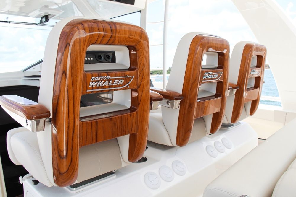Boston Whaler Logo