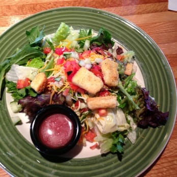 Applebee's Grill + Bar - Dinner salad...fresh and tasty - American Near Me - Great Bend, Kansas