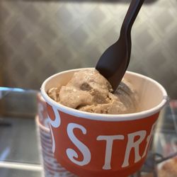 Salt & Straw - Cinnamon snickerdoodle kids scoop