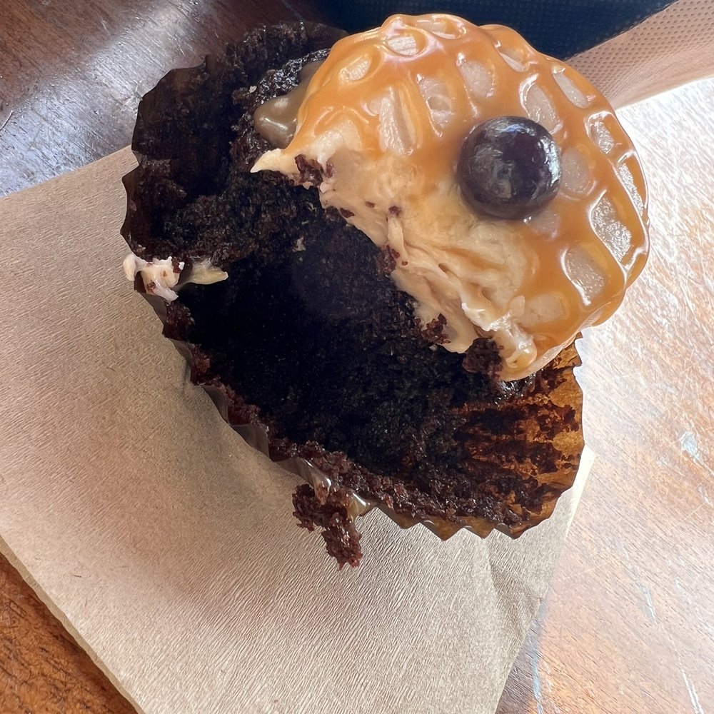 Cupcakin' Bake Shop - Salted caramel chocolate - Cupcakes Near Me - Oakland, California