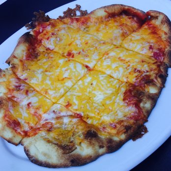 Elephant & Castle - Kids pizza - Pubs Near Me - Chicago, Illinois