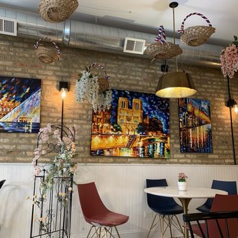 Maison Parisienne - Dining area - French Near Me - Chicago, Illinois Maison Parisienne - Dining area - French Near Me - Chicago, Illinois