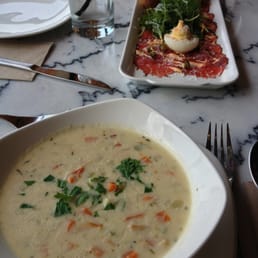 Earls Famous Clam Chowder