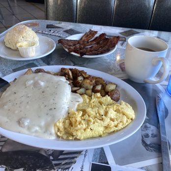 Buddy's Diner - Good 'ol fashion chicken fried steak breakfast - Diners Near Me - Eugene, Oregon