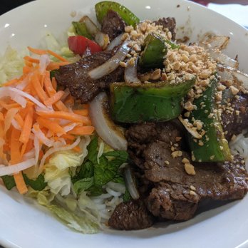 Viet Bistro - Lemongrass beef bun (vermicelli) - Vietnamese Near Me - Philadelphia, Pennsylvania