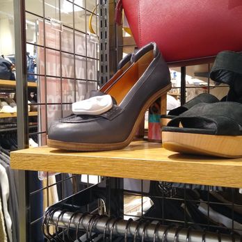 2nd Street - High heel loafers with a design. - Used, Vintage & Consignment Near Me - Fort Worth, Texas