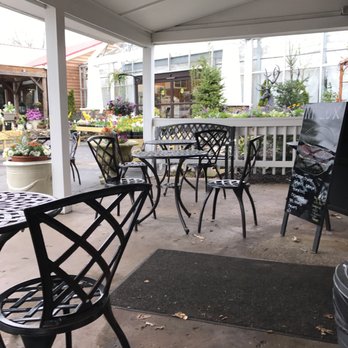 Ani's Bagel Cafe - Cute patio area - Bagels Near Me - Exeter, New Hampshire