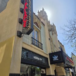 Shoe Palace - Exterior