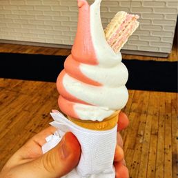 strawberry vanilla soft serve strawberry vanilla soft serve