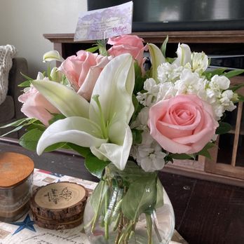Phillip's Flowers & Gifts - Florists Near Me - Wheaton, Illinois