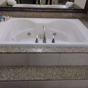 Pacific Terrace Hotel - Jacuzzi jetted tub that fits 3. - San Diego, CA