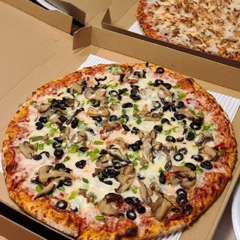 Stone Creek Pizza - Vegetable Supreme Large - Pizza Near Me - Lilburn, Georgia Stone Creek Pizza - Vegetable Supreme Large - Pizza Near Me - Lilburn, Georgia