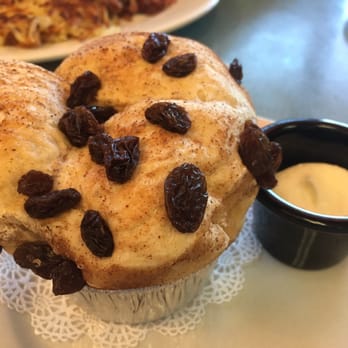 Jamms Restaurant - The cinnamon pot bread with the icing on the side. It was really good. Nice pastry - Breakfast & Brunch Near Me - Las Vegas, Nevada