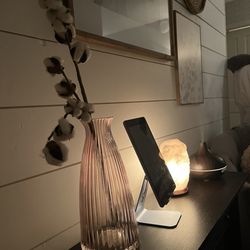 The Greystone Inn - Spa waiting room with mood lighting and aroma therapy