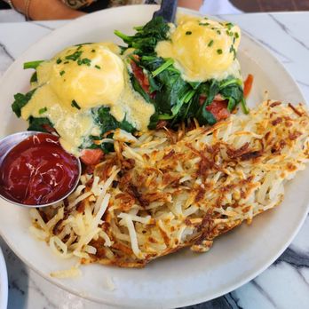 Martha's - Eggs Florentine - American Near Me - Hermosa Beach, California
