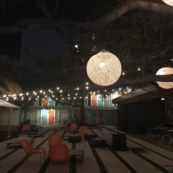 Phoenix Hotel - Courtyard. - Hotels Near Me - San Francisco, California