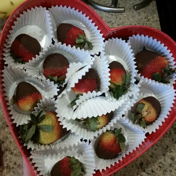 Edible Arrangements - Thank you for the horrible product on Valentine's Day!! Totally not worth $60! - Gift Shops Near Me - Northglenn, Colorado