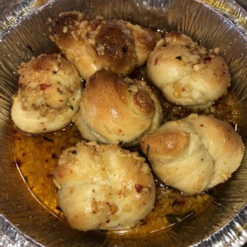 GioFano's Pizzeria - 6 Garlic Knots - Pizza Near Me - Clementon, New Jersey