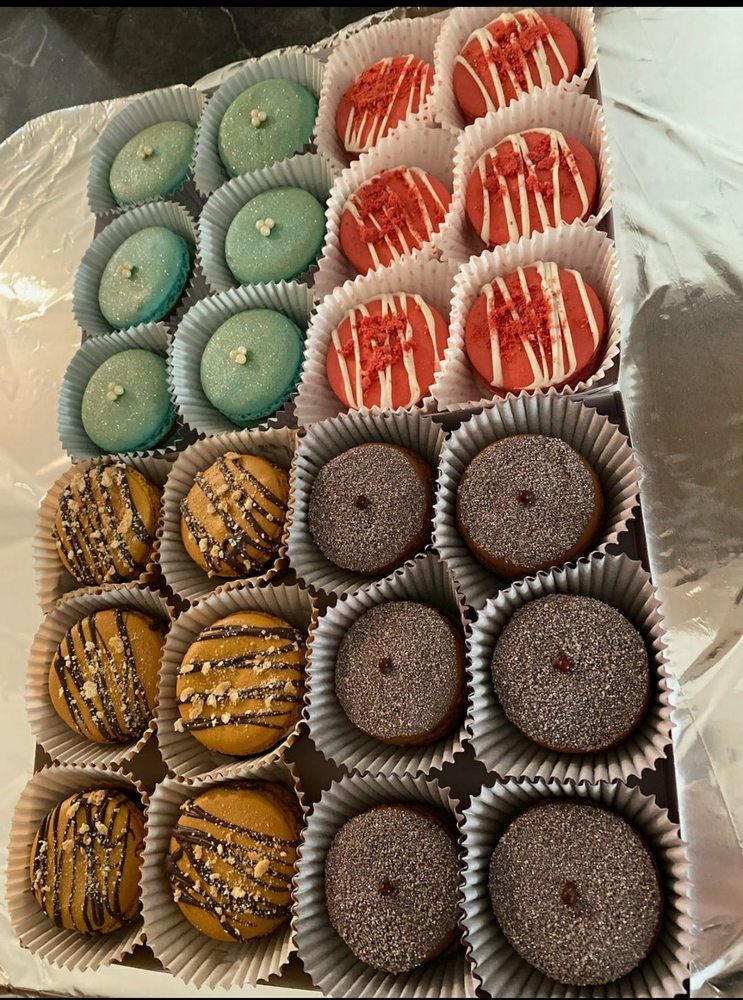 THE NEON BAKERY CLOSED 18 Photos 5312 Lance Lp, Killeen, Texas