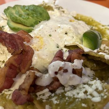 Kitsch'n On Roscoe - Kitsch'n Chilaquiles (v*, gf) with avocado - Breakfast & Brunch Near Me - Chicago, Illinois Kitsch'n On Roscoe - Kitsch'n Chilaquiles (v*, gf) with avocado - Breakfast & Brunch Near Me - Chicago, Illinois