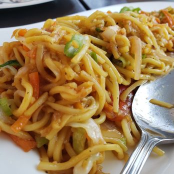 Peppinos Dosa - Hakka Noodles - Vegetarian Near Me - Waltham, Massachusetts