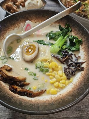 Hiro Ramen by null