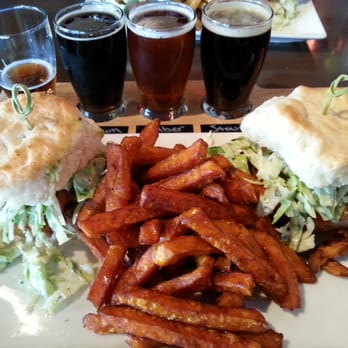 Eureka! - Fried chicken sliders, sweet potatoe fries and a beer sampler - American Near Me - Hawthorne, California