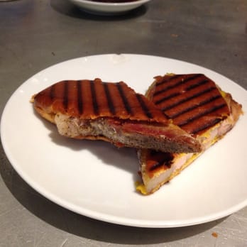 L'Avant Comptoir - Mini sandwich au lard moutarde savora - Tapas Bars Near Me - Paris, 75