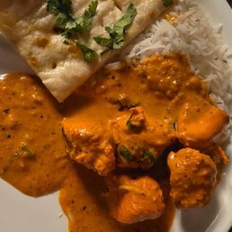 Butter Chicken, rice and Garlic Naangarlic Butter Chicken, rice and Garlic Naangarlic