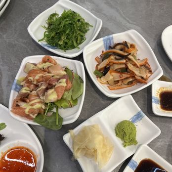 STR Sushi Taku Rotary - Sashimi salad, seaweed salad, ika salad - Conveyor Belt Sushi Near Me - Chicago, Illinois STR Sushi Taku Rotary - Sashimi salad, seaweed salad, ika salad - Conveyor Belt Sushi Near Me - Chicago, Illinois