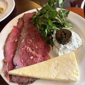 Dean’s - Roast beef - Pubs Near Me - New York, New York Dean’s - Roast beef - Pubs Near Me - New York, New York