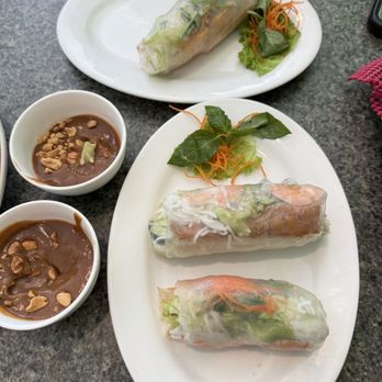 LD Pho - Shrimp spring roll w/peanut sauce - Vietnamese Near Me - Chicago, Illinois LD Pho - Shrimp spring roll w/peanut sauce - Vietnamese Near Me - Chicago, Illinois