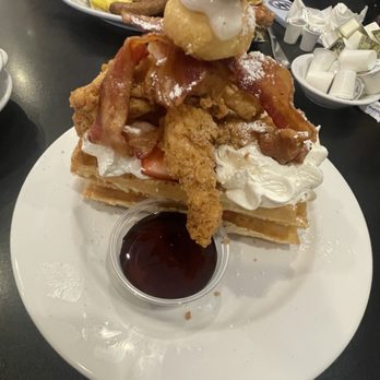 Maple Leaf Diner - *Chicken, Bacon & Waffles - American Near Me - Dallas, Texas
