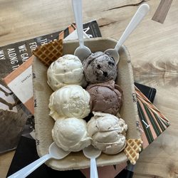 Creighton’s Creamery - Ice cream sampler