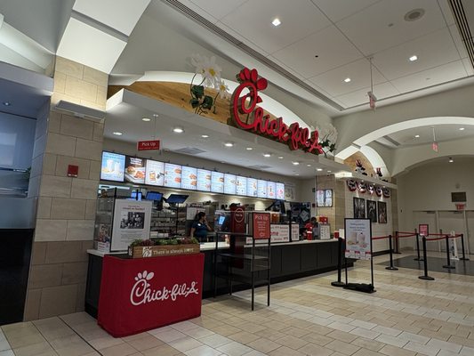 Queens Center by null