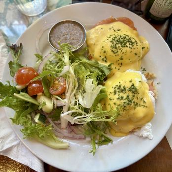 Roslyn Cafe - Salmon Benedict - American Near Me - Roslyn, Washington Roslyn Cafe - Salmon Benedict - American Near Me - Roslyn, Washington