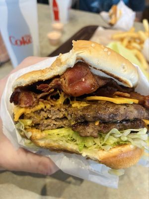 Burgers Supreme by null