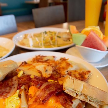 Broken Yolk Cafe - To see more visit IG @dangopecha - Breakfast & Brunch Near Me - Costa Mesa, California