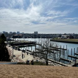 Historic Gardner's Basin - Gardner basin view from aquarium