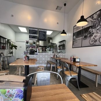 LePho - Inside- couple tables it gets busy! - Vietnamese Near Me - Yorba Linda, California LePho - Inside- couple tables it gets busy! - Vietnamese Near Me - Yorba Linda, California
