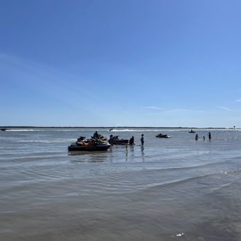 Dunedin Causeway - Jet skis, Dunedin Causeway Bridge Beach with views of Honeymoon Island & Caladesi Island - Beaches Near Me - Dunedin, Florida Dunedin Causeway - Jet skis, Dunedin Causeway Bridge Beach with views of Honeymoon Island & Caladesi Island - Beaches Near Me - Dunedin, Florida
