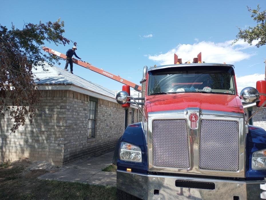 Slide of Lone Star Roofing N Solar